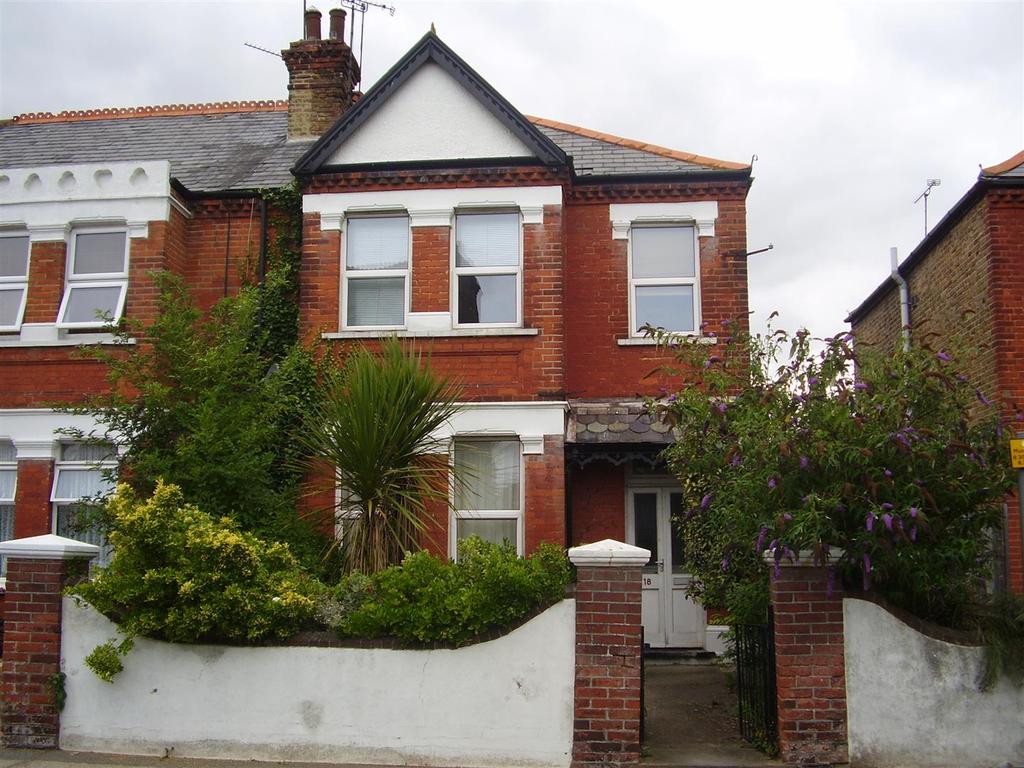 Wynn Road, Whitstable 2 bed flat £895 pcm (£207 pw)