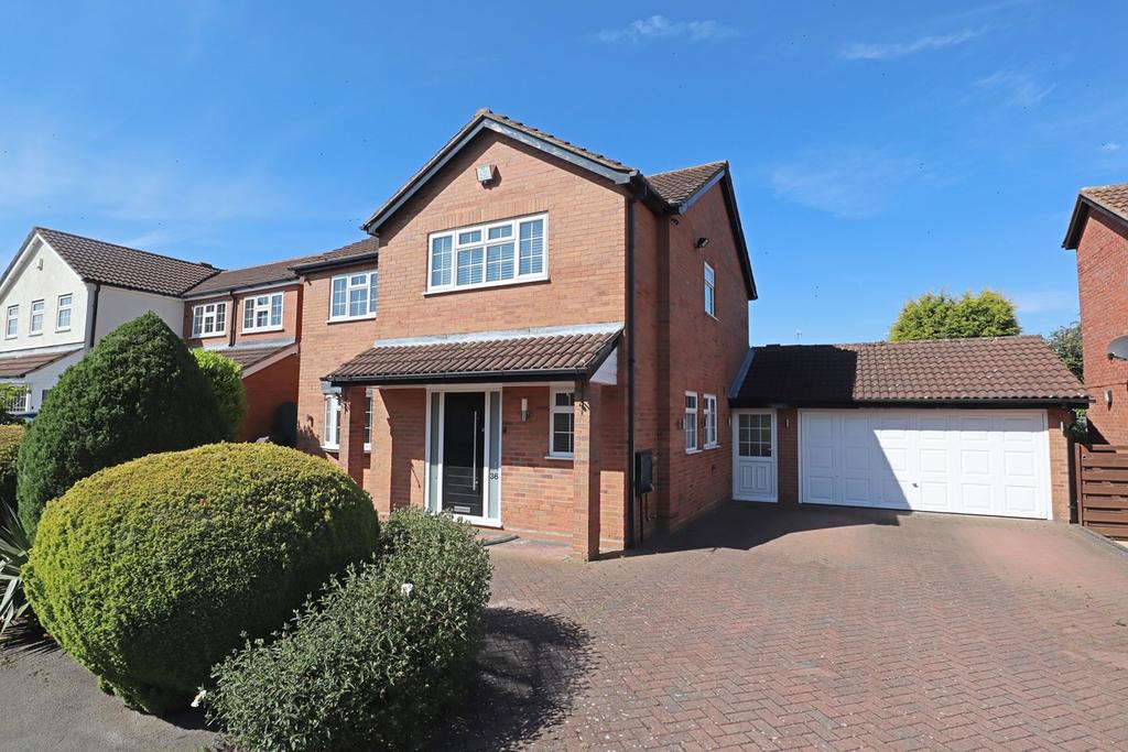 Thornhill Drive, Nuneaton, CV11 4 bed detached house £389,950