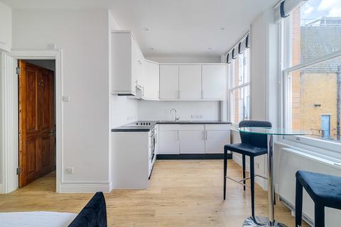 Studio to rent, Charing Cross Road, Covent Garden WC2