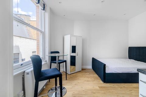 Studio to rent, Charing Cross Road, Covent Garden WC2