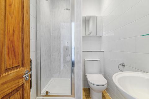 Studio to rent, Charing Cross Road, Covent Garden WC2