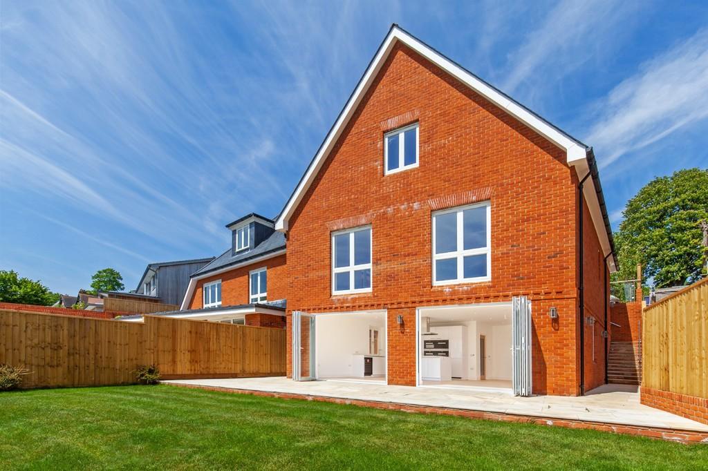 Stratton Road, Winchester, SO23 4 bed detached house £1,195,000