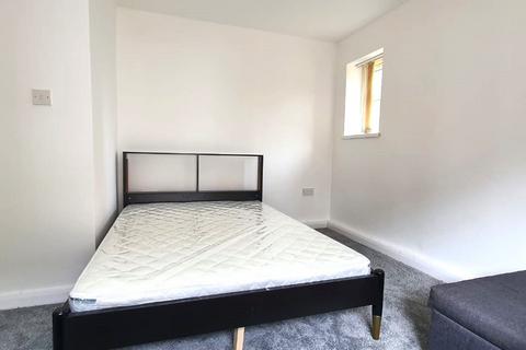 Studio to rent, 2 Glenthorne House, DN1