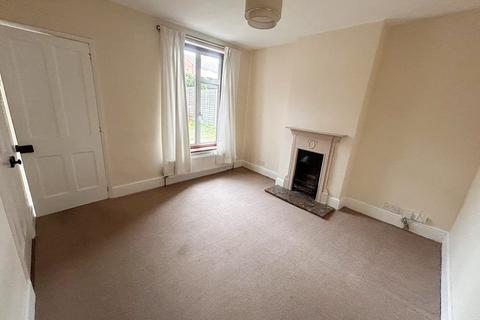 3 bedroom semi-detached house to rent, Henniker Road, Suffolk IP1