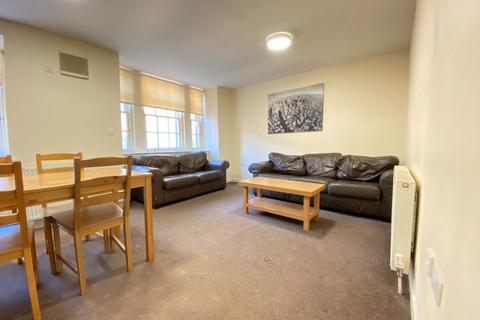 5 bedroom flat to rent, South Bridge, Central, Edinburgh, EH1