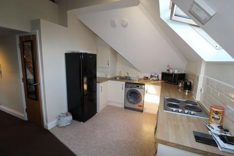1 bedroom apartment to rent - Superb studio flat - Southbourne £795.00 - Available May