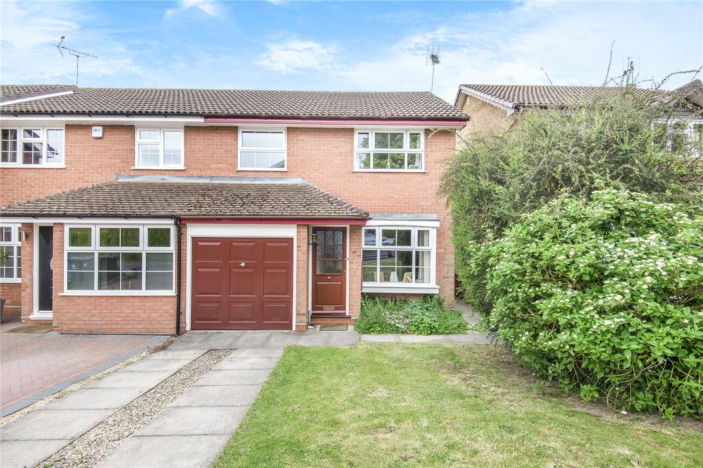 Haydock Close, Alton, Hampshire, GU34 3 bed end of terrace house £335,000