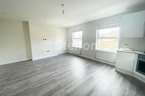 3 bedroom flat to rent, Hornsey Road, London, N19