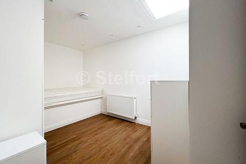 2 bedroom flat to rent, Junction Road, London, N19
