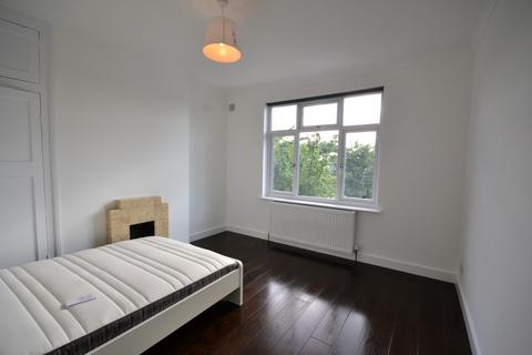 6 bedroom terraced house to rent, Troutbeck Road, London , SE14