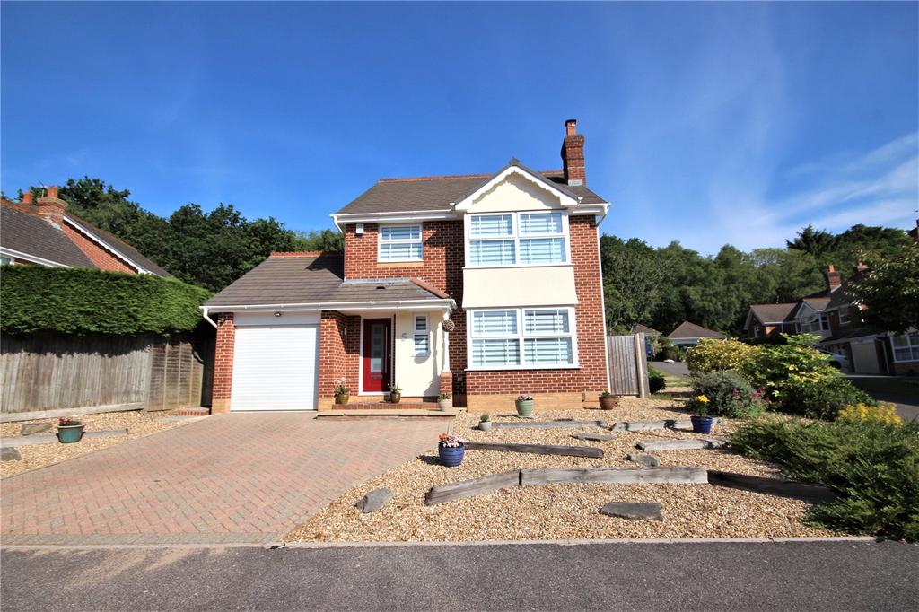 Twin Oaks Close, Broadstone, BH18 4 bed detached house £439,950