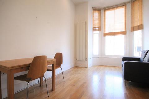 2 bedroom flat to rent, Primrose Gardens, Belsize Park, NW3