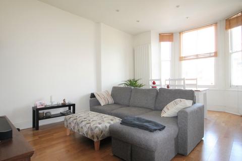 2 bedroom flat to rent, Primrose Gardens, Belsize Park, NW3