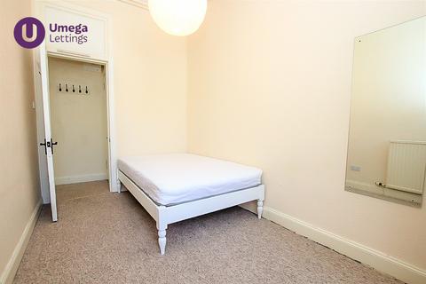 2 bedroom flat to rent, Roseneath Terrace, Marchmont, Edinburgh, EH9