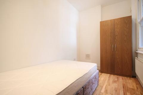 2 bedroom flat to rent, College Place, Camden Town, NW1