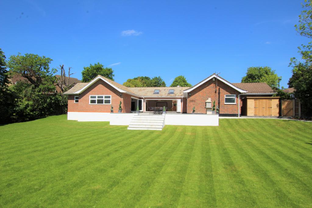 The Ridgeway, Enfield Chase, EN2 5 bed detached bungalow £1,425,000