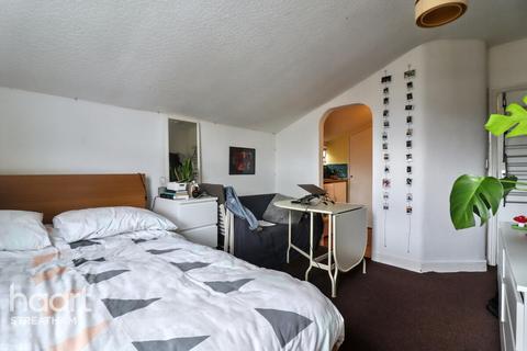1 bedroom apartment to rent, Kingscourt Road, Streatham Hill SW16
