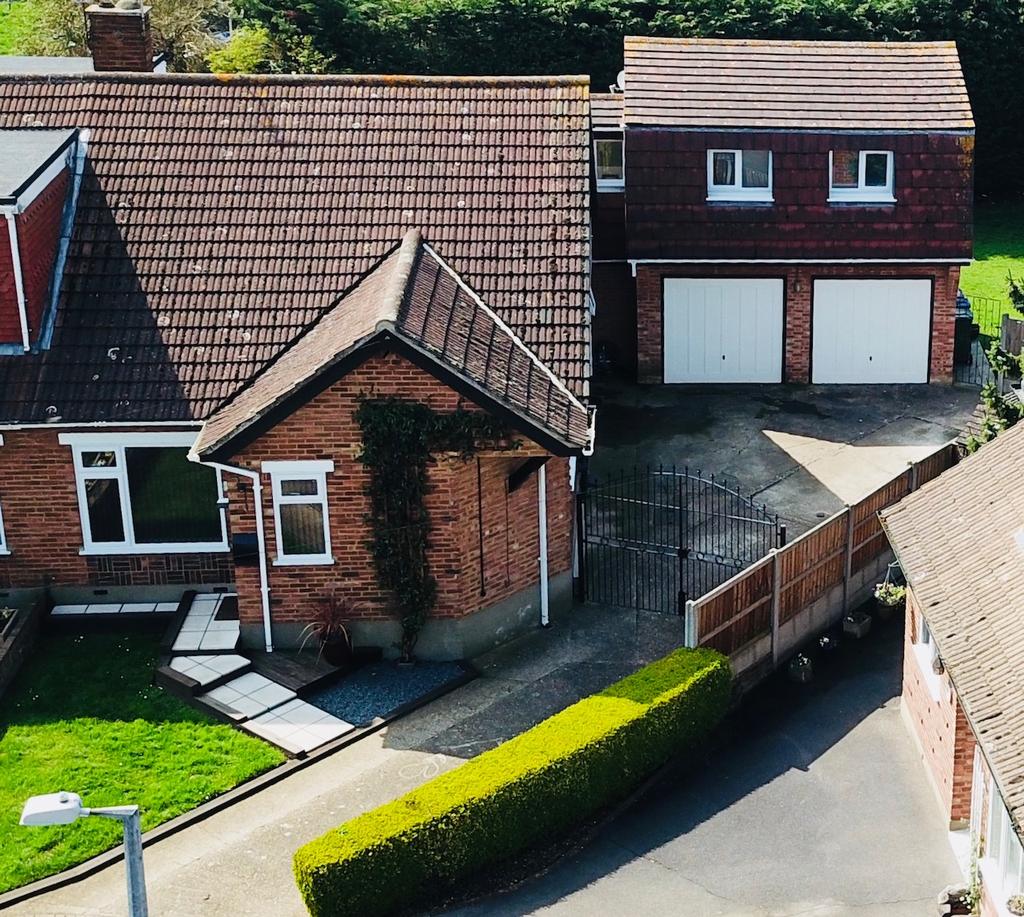 Holmes Close, HorndonOnTheHill, Essex, SS17 4 bed bungalow £515,000