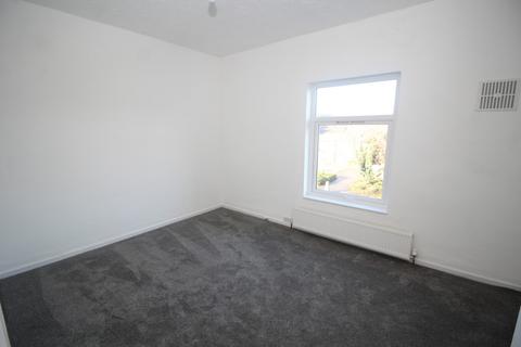 3 bedroom terraced house to rent, Lake Lock Road, Stanley, Wakefield, West Yorkshire