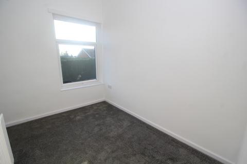 3 bedroom terraced house to rent, Lake Lock Road, Stanley, Wakefield, West Yorkshire