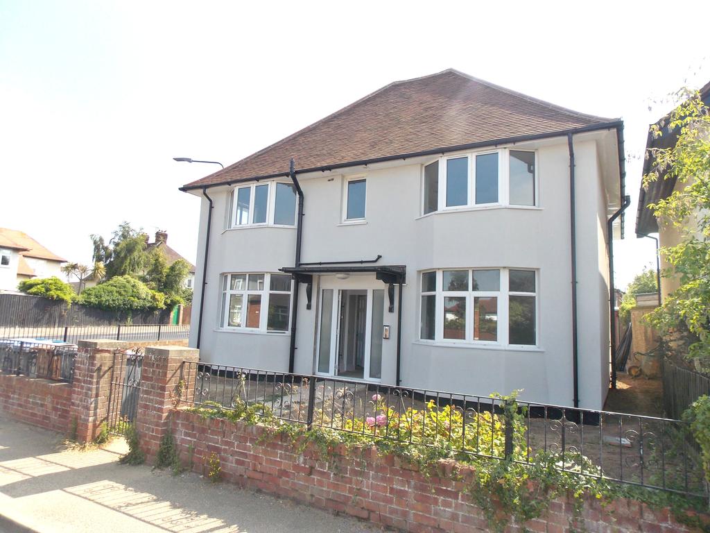 Princes Road, Felixstowe 1 bed apartment £675 pcm (£156 pw)