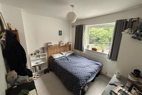 2 bedroom flat to rent, Woodland Road, E4