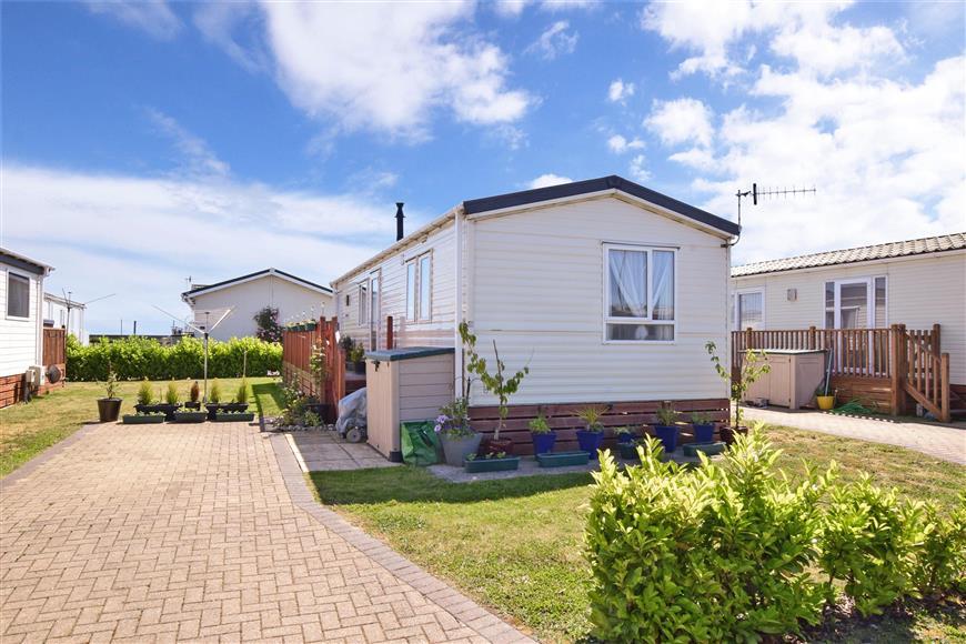 Harbourside Eastern Road, Portsmouth, Hampshire 2 bed mobile home £50,000