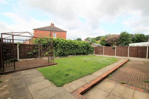 4 bedroom detached house to rent, Field Lane, Thornes