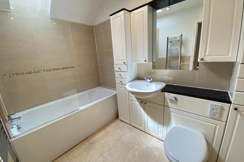3 bedroom flat to rent, Gayfield Place Lane, Broughton, Edinburgh, EH1