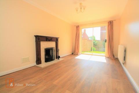 3 bedroom detached house to rent, Worsdell Way, Colchester, Essex, CO4