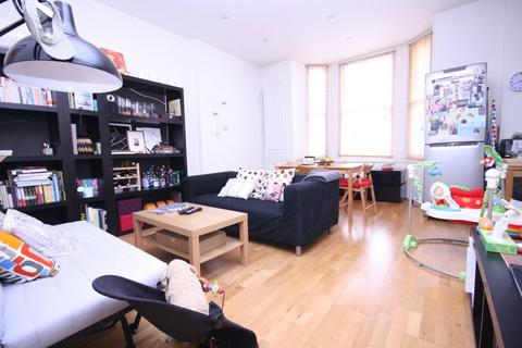 2 bedroom flat to rent, Primrose Gardens, Primrose Hill