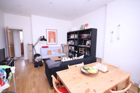 2 bedroom flat to rent, Primrose Gardens, Primrose Hill