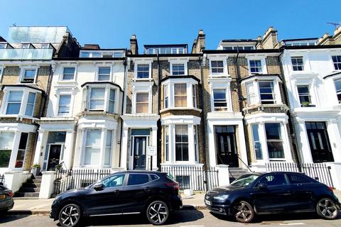 2 bedroom flat to rent, Primrose Gardens, Primrose Hill