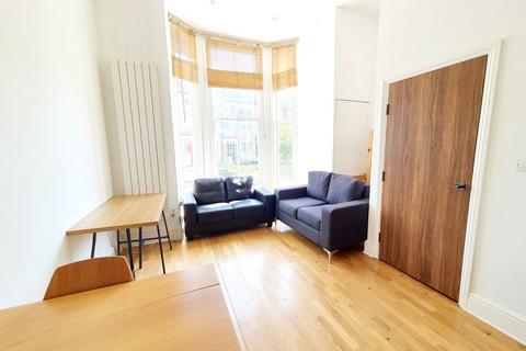 2 bedroom flat to rent, Primrose Gardens, Primrose Hill