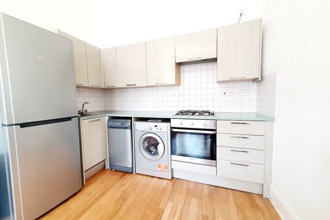 2 bedroom flat to rent, Primrose Gardens, Primrose Hill