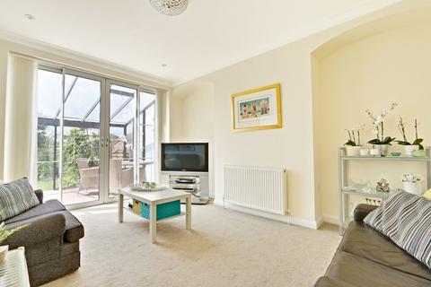 3 bedroom semi-detached house to rent, Ashurst Road, Barnet EN4