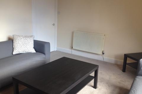 3 bedroom flat to rent, Leven Street, Tollcross, Edinburgh, EH3