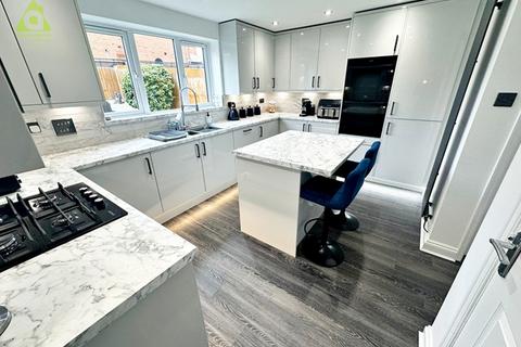 4 bedroom detached house for sale, Inworth Close, Westhoughton, BL5 2GS