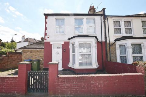 4 bedroom end of terrace house to rent, Mcleod Road, Abbey Wood