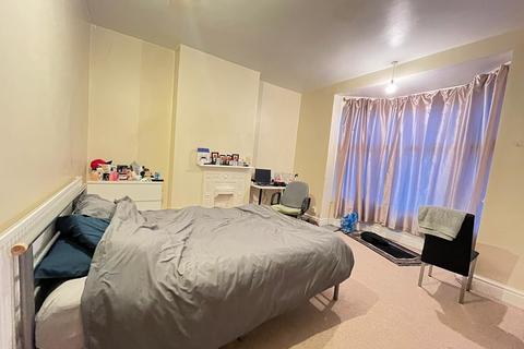 4 bedroom terraced house to rent, Harrow Road, Leicester