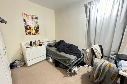 4 bedroom terraced house to rent, Harrow Road, Leicester