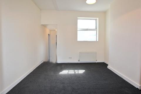 2 bedroom apartment to rent, The Avenue, London, E4