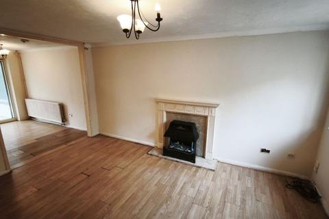 3 bedroom semi-detached house to rent, Kents Road, Stantonbury, MK14 6AZ