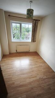 3 bedroom semi-detached house to rent, Kents Road, Stantonbury, MK14 6AZ