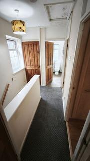 3 bedroom semi-detached house to rent, Kents Road, Stantonbury, MK14 6AZ