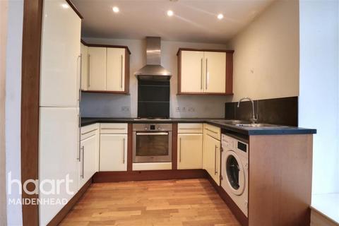 2 bedroom flat to rent, The Hub, Maidenhead