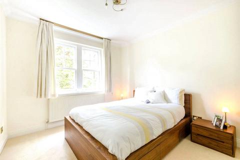 2 bedroom flat to rent, Exeter Road, Mapesbury, NW2