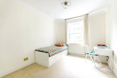 2 bedroom flat to rent, Exeter Road, Mapesbury, NW2