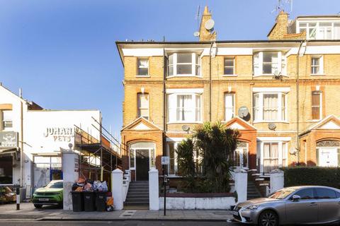 4 bedroom flat to rent, NW6