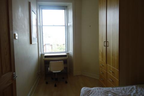 1 bedroom flat to rent, Causewayside, Newington, Edinburgh, EH9